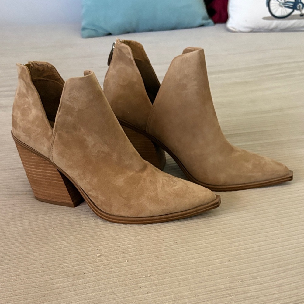 Steve Madden Tan Ankle Booties